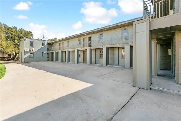 $1,175 | 2316 Washington Avenue, Unit 209, New Orleans, LA 70113