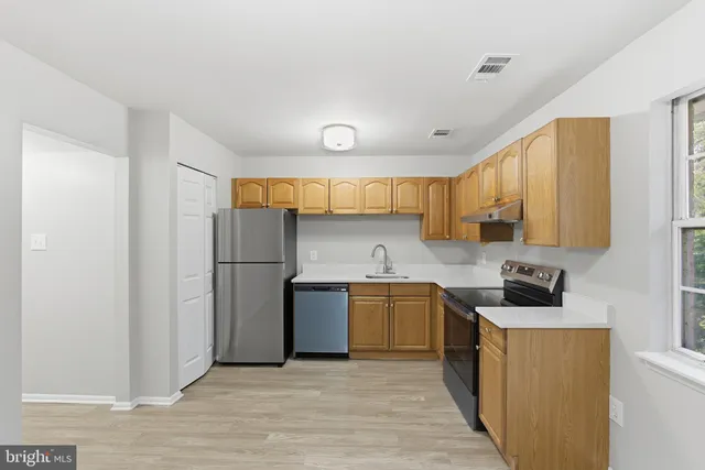 $1,895 | 19 B Heritage Court, Annapolis, MD 21403