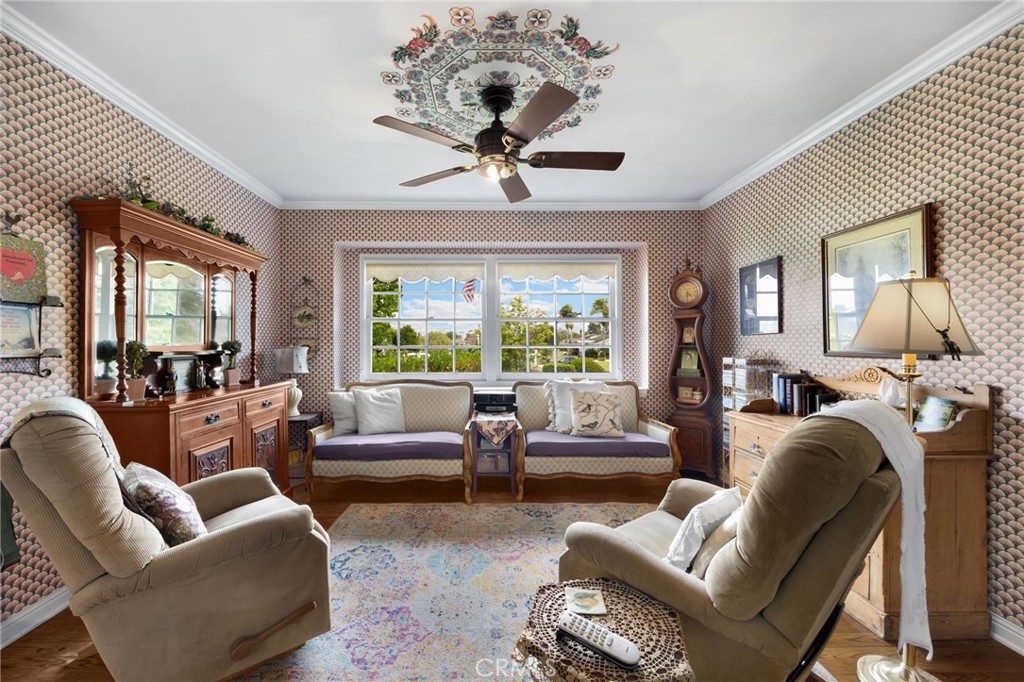 419 East Sunny Hills Road Fullerton, CA 92835 - Photo 11 of 33