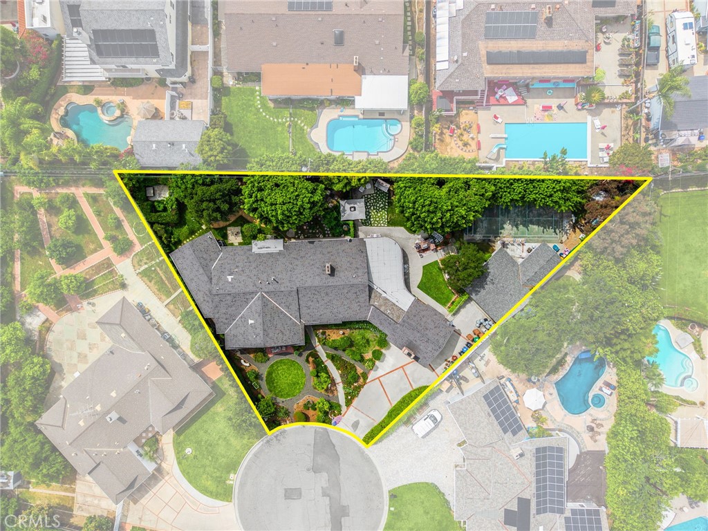 419 East Sunny Hills Road Fullerton, CA 92835 - Photo 3 of 33