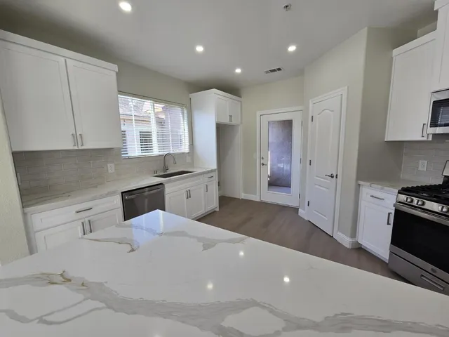 $425,000 | 1300 Milano Drive, Unit 7, West Sacramento, CA 95691