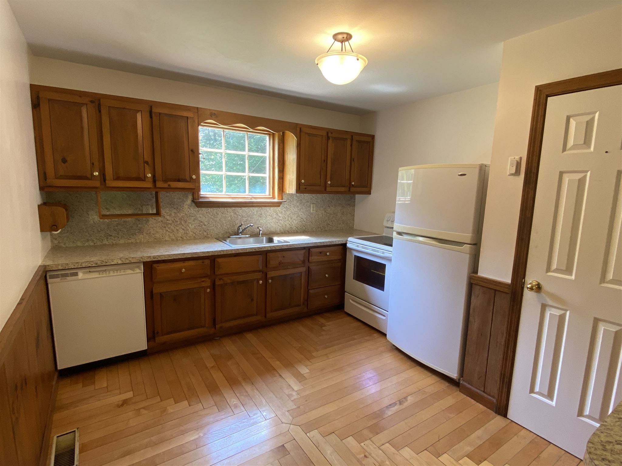 262 Highway 30 Winhall, VT 05340 - Photo 12 of 28