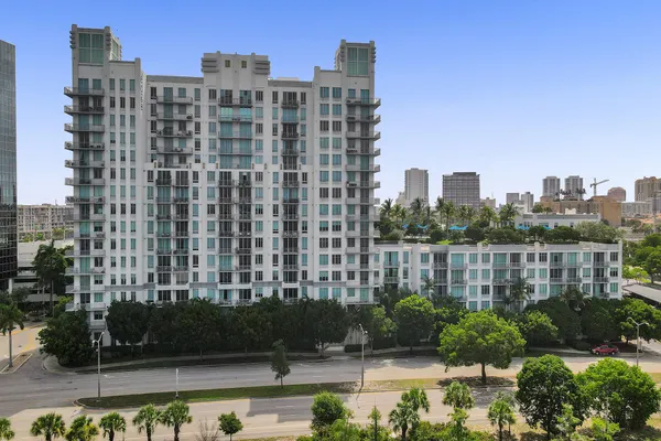 $2,700 | 300 South Australian Avenue, Unit 1009, West Palm Beach, FL 33401