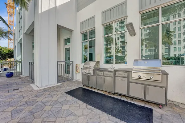 $2,700 | 300 South Australian Avenue, Unit 1009, West Palm Beach, FL 33401