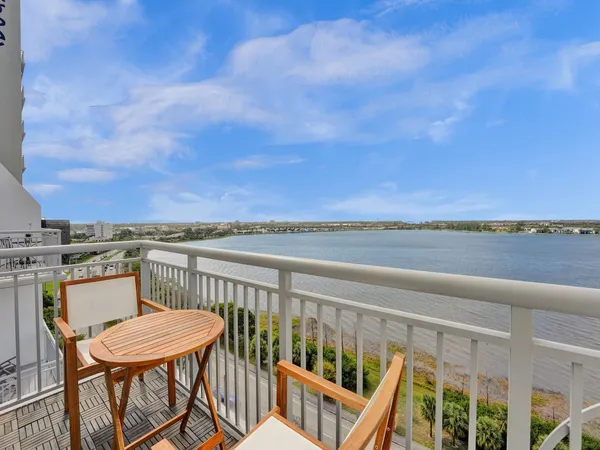 $2,700 | 300 South Australian Avenue, Unit 1009, West Palm Beach, FL 33401