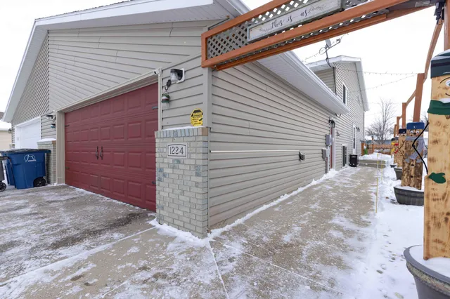 $250,000 | 1224 7th Street North, Moorhead, MN 56560