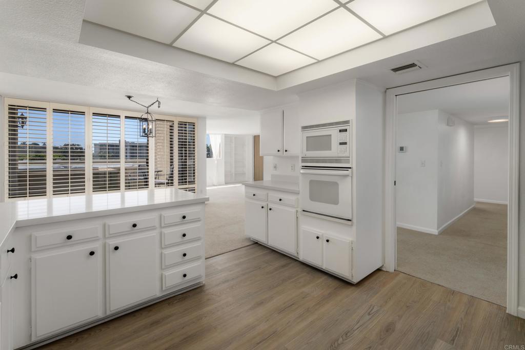 2420 Torrey Pines Road, Unit B303 La Jolla, CA 92037 - Photo 2 of 35