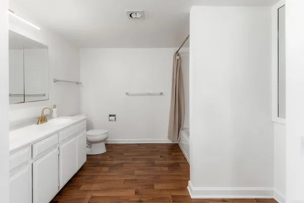 $4,995 | 2420 Torrey Pines Road, Unit B303, La Jolla, CA 92037