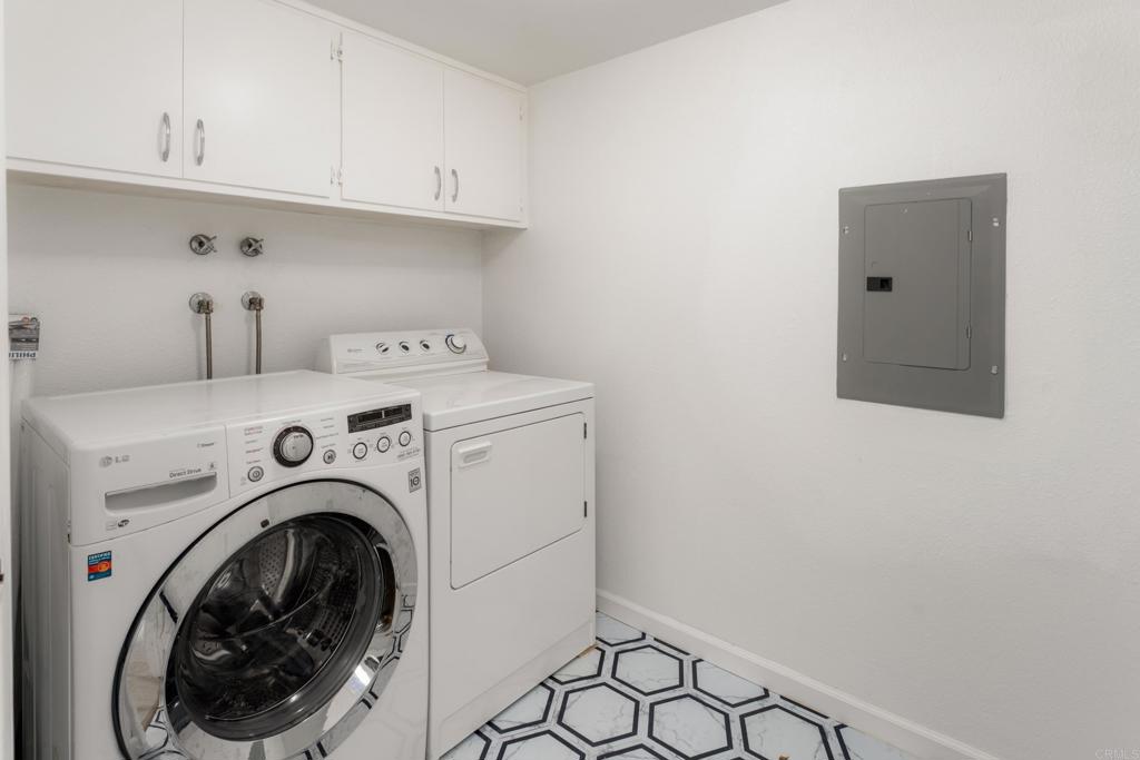 2420 Torrey Pines Road, Unit B303 La Jolla, CA 92037 - Photo 29 of 35