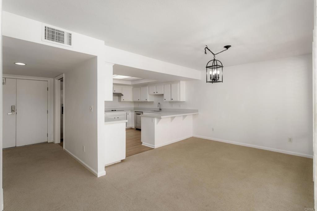 2420 Torrey Pines Road, Unit B303 La Jolla, CA 92037 - Photo 7 of 35