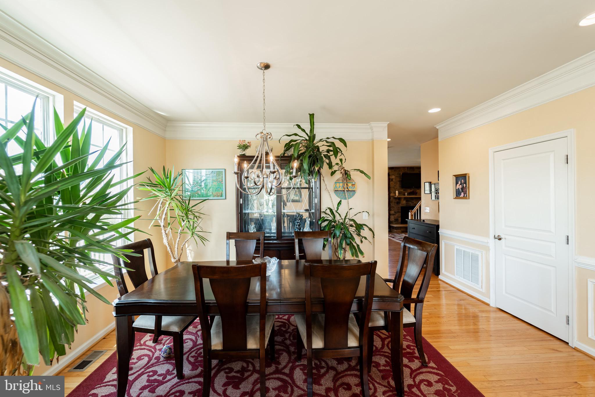 15487 Ann Arden Avenue Woodbridge, VA 22193 - Photo 3 of 35