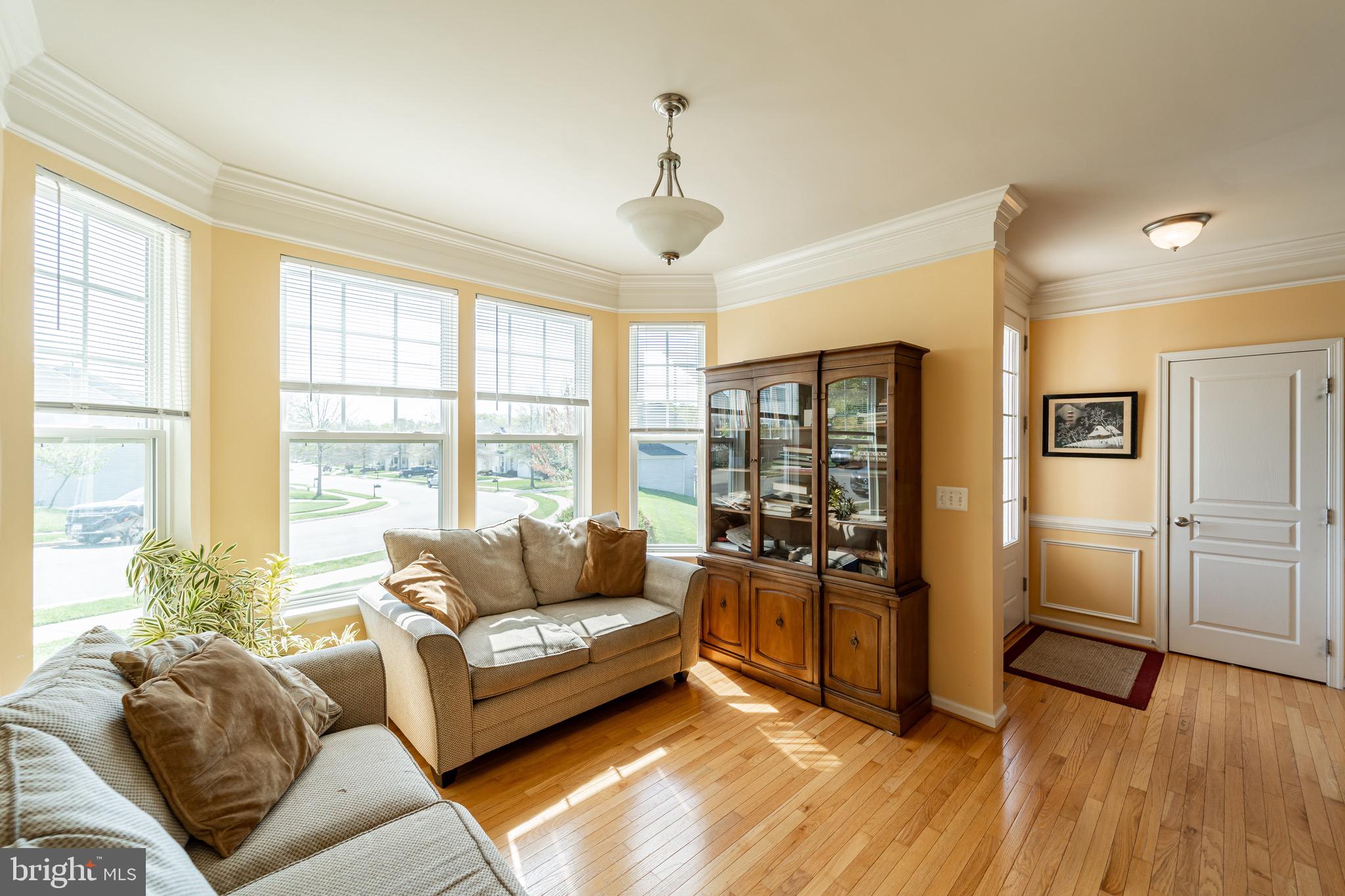15487 Ann Arden Avenue Woodbridge, VA 22193 - Photo 6 of 35