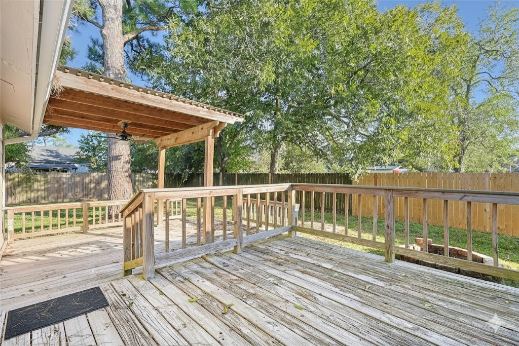 207 Farrer Street Angleton, TX 77515 - Photo 4 of 24