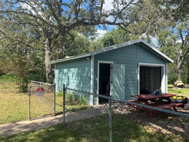 $1,850 | 28896 Waller Gladish Road, Waller, TX 77484