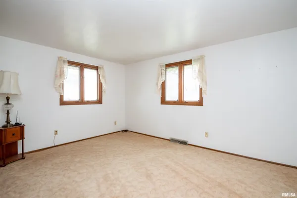 $194,900 | 5210 West Airways Road, Peoria, IL 61607