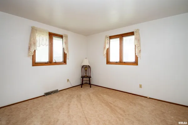 $194,900 | 5210 West Airways Road, Peoria, IL 61607