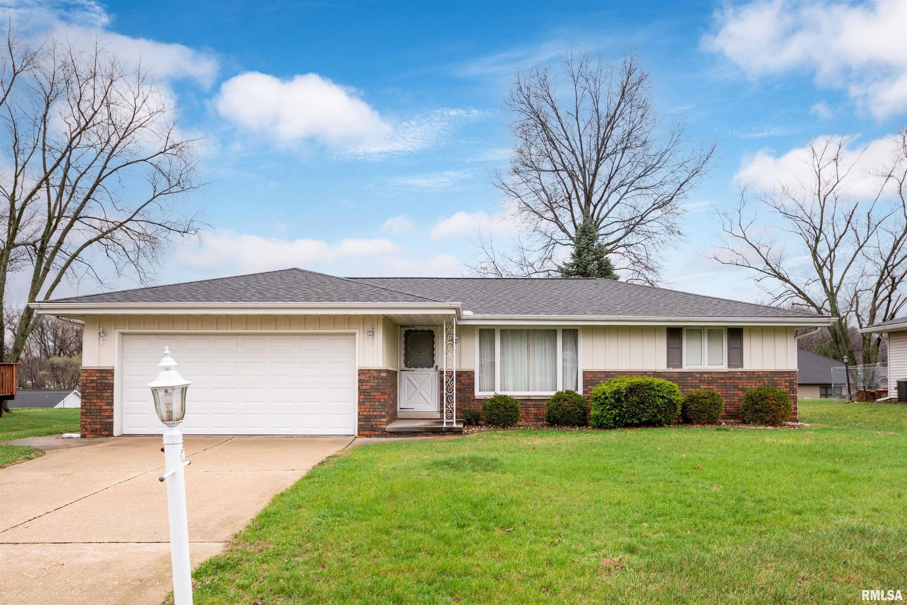 5210 West Airways Road Peoria, IL 61607 - Photo 2 of 33