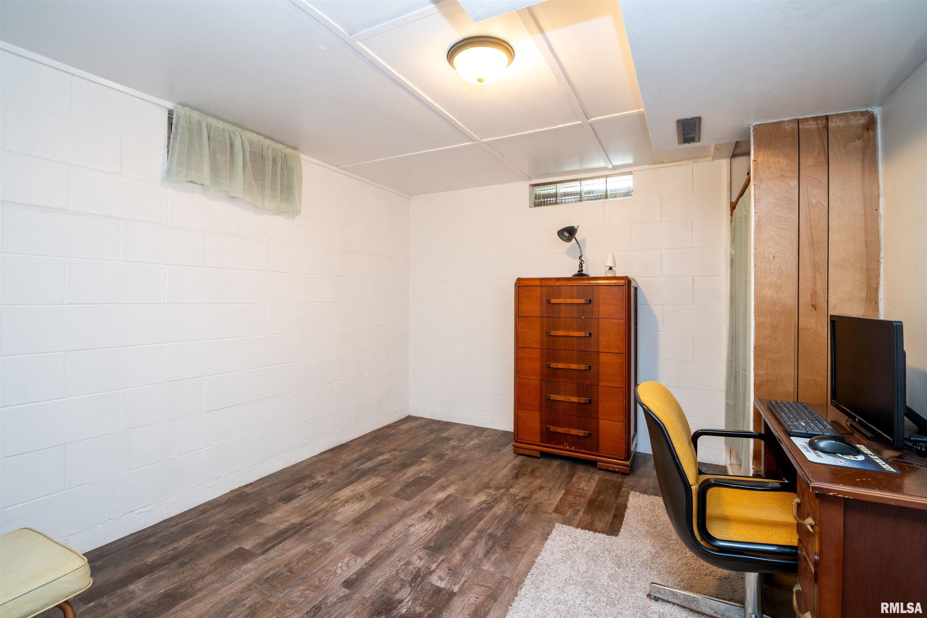 5210 West Airways Road Peoria, IL 61607 - Photo 26 of 33