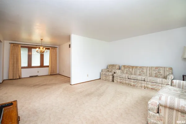 $194,900 | 5210 West Airways Road, Peoria, IL 61607