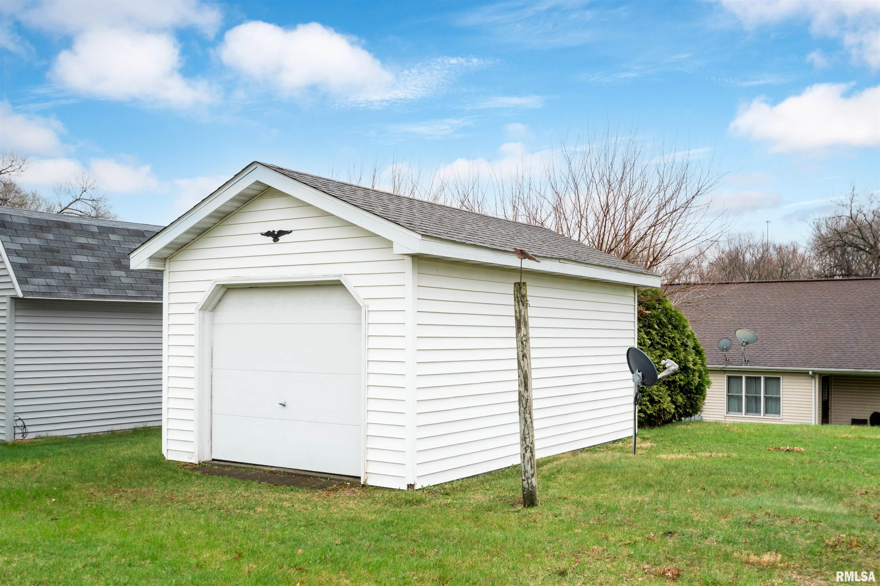 5210 West Airways Road Peoria, IL 61607 - Photo 31 of 33