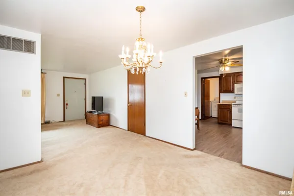 $194,900 | 5210 West Airways Road, Peoria, IL 61607