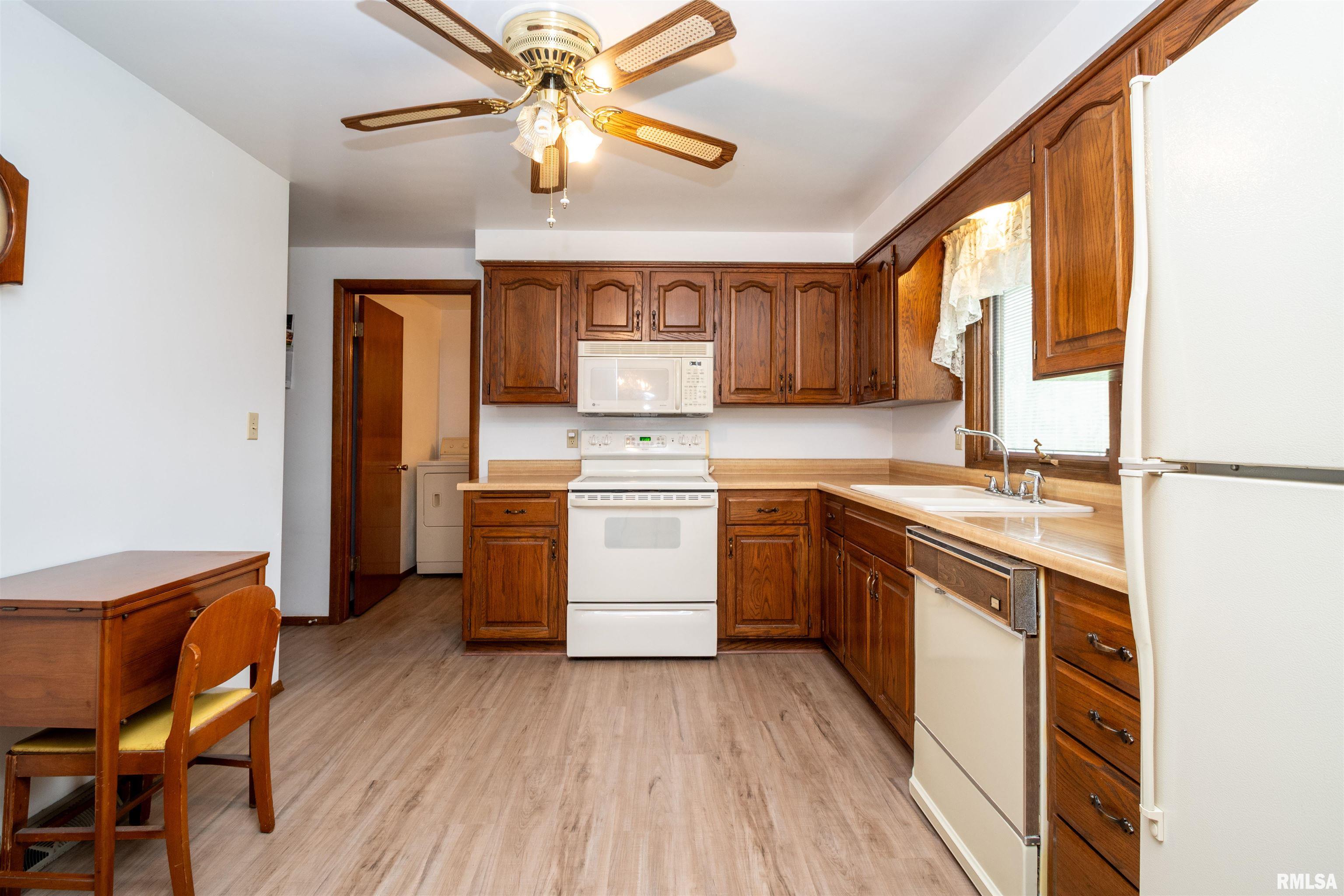 5210 West Airways Road Peoria, IL 61607 - Photo 10 of 33