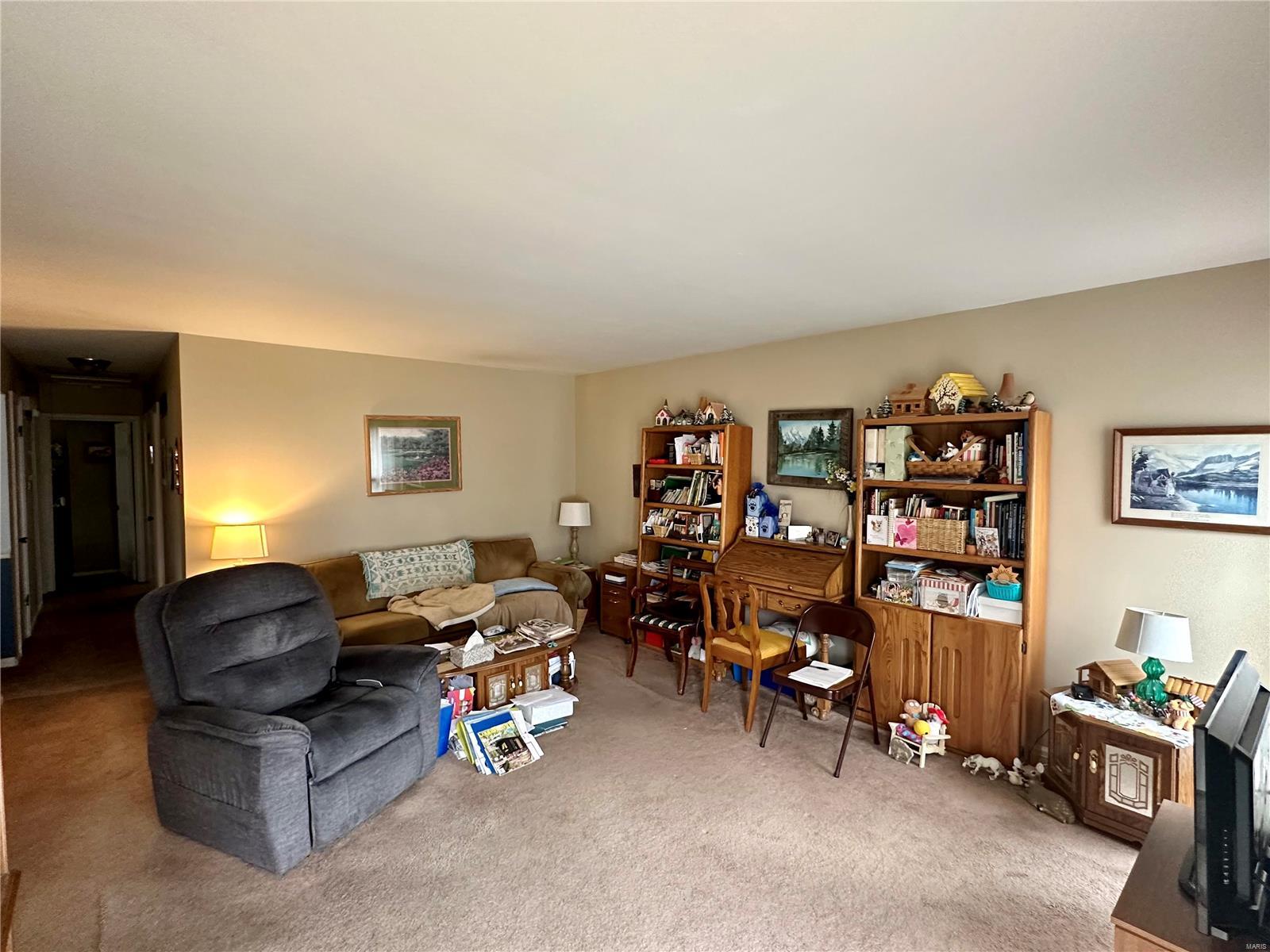 412 Fairview Court Ballwin, MO 63021 - Photo 3 of 10 Gallery Image 3