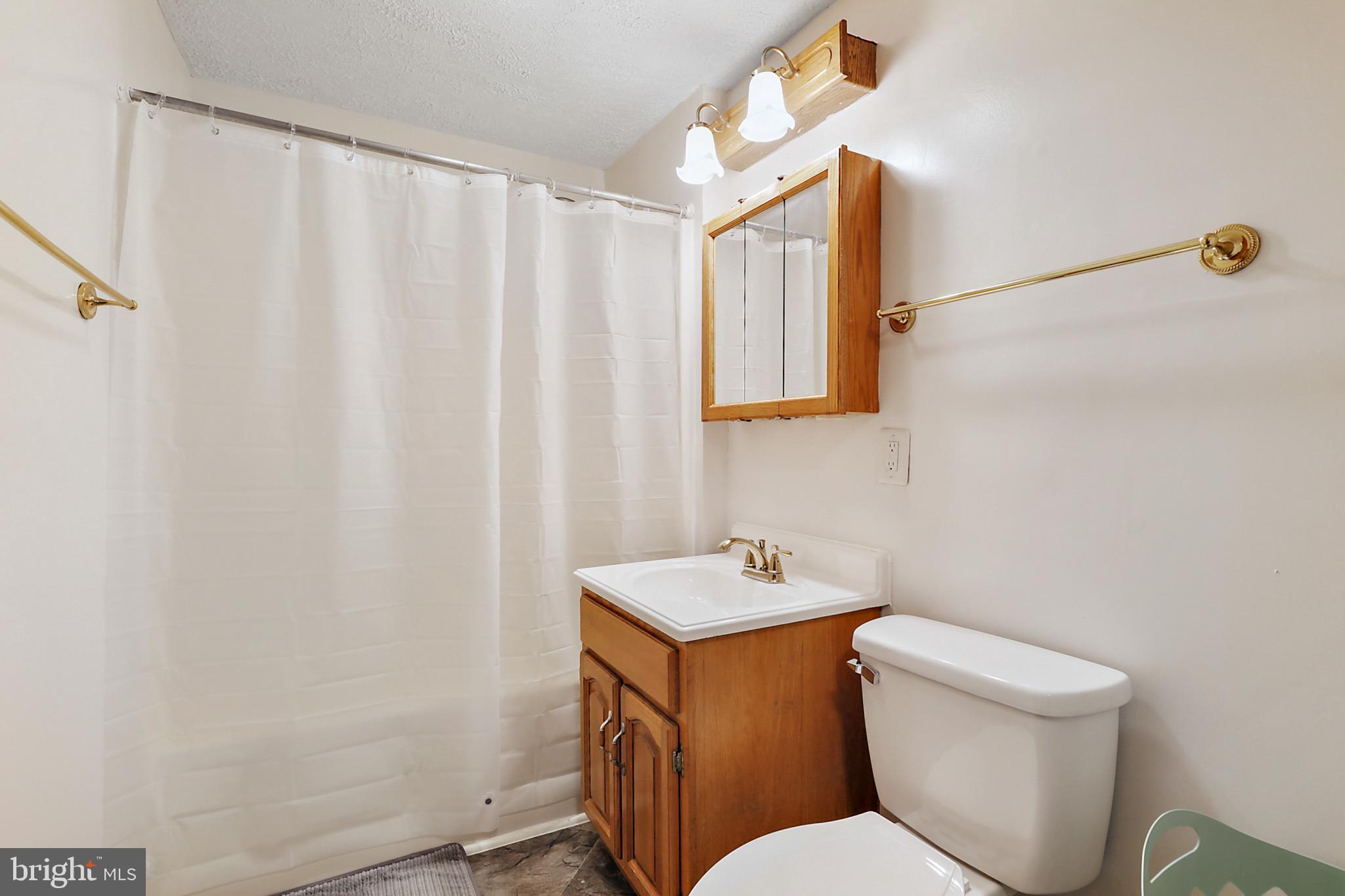 524 South Stepney Road Aberdeen, MD 21001 - Photo 26 of 40 Second Full Bathroom