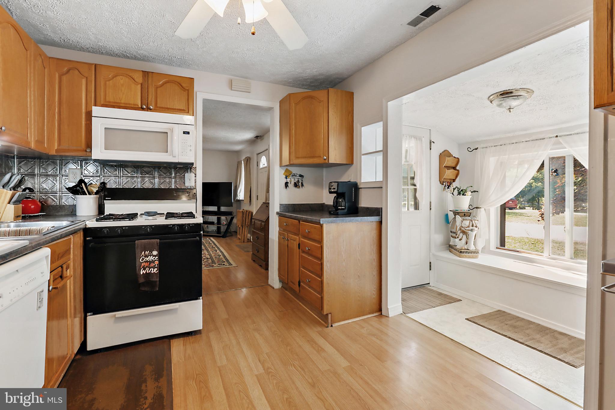 524 South Stepney Road Aberdeen, MD 21001 - Photo 6 of 40 Kitchen
