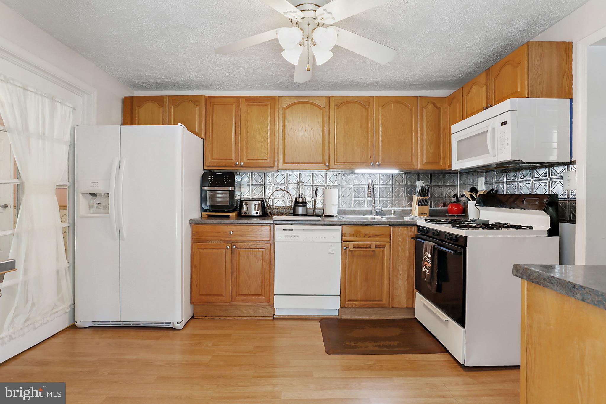524 South Stepney Road Aberdeen, MD 21001 - Photo 8 of 40 Kitchen