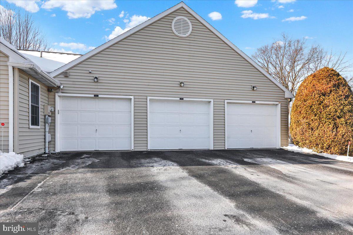 152 Heather Lane Reading, PA 19610 - Photo 2 of 24