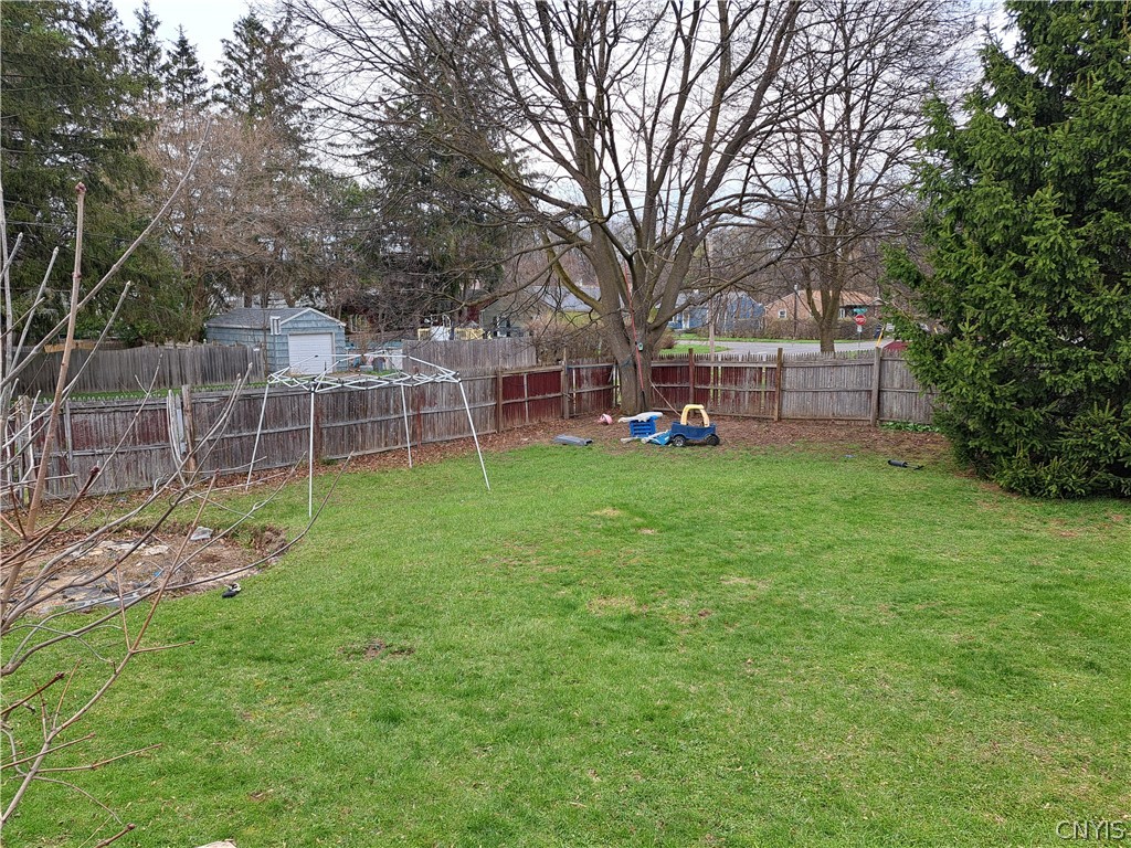 203 East Cheltenham Road Syracuse, NY 13205 - Photo 7 of 20