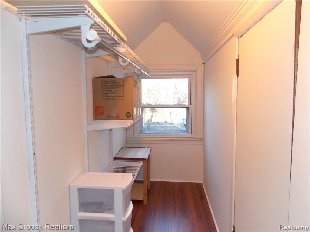 675 Stratford Road Ferndale, MI 48220 - Photo 17 of 24 walk in.JPG