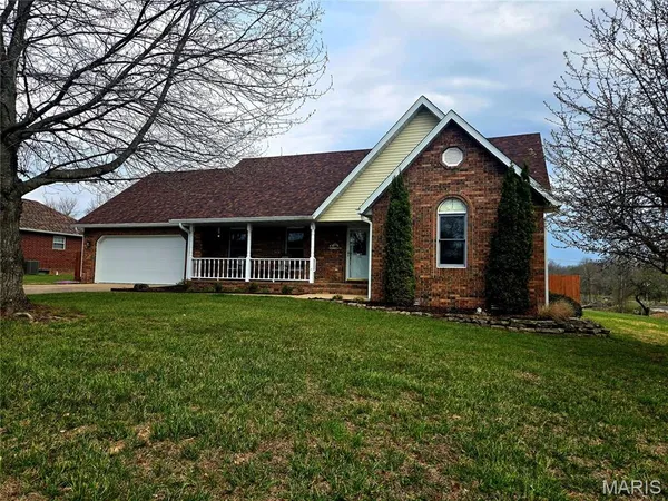 $315,000 | 909 Daytona Drive, Lebanon, MO 65536