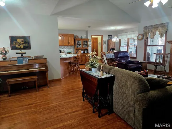 $315,000 | 909 Daytona Drive, Lebanon, MO 65536