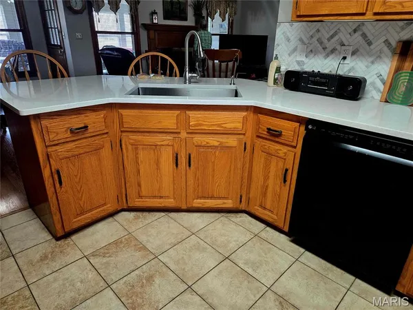 $315,000 | 909 Daytona Drive, Lebanon, MO 65536