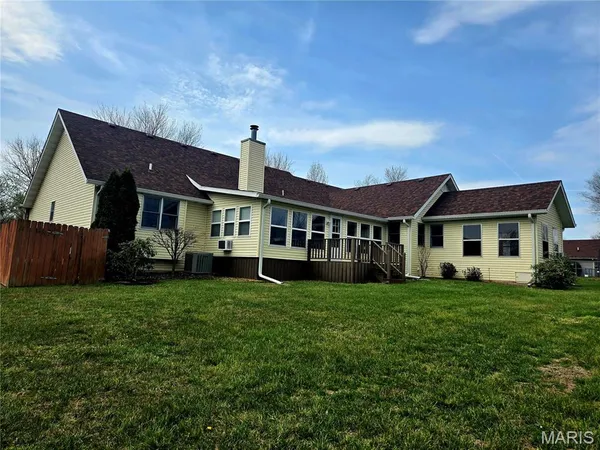 $315,000 | 909 Daytona Drive, Lebanon, MO 65536