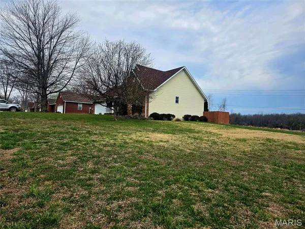 $315,000 | 909 Daytona Drive, Lebanon, MO 65536