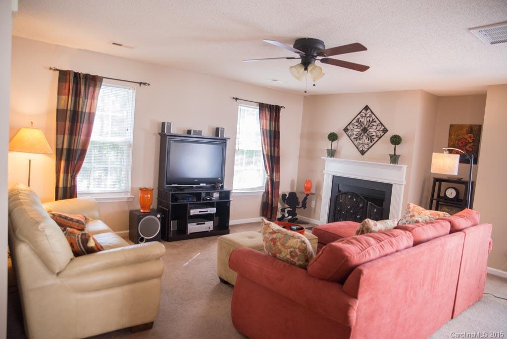 11127 Pointer Ridge Drive Charlotte, NC 28214 - Photo 4 of 24
