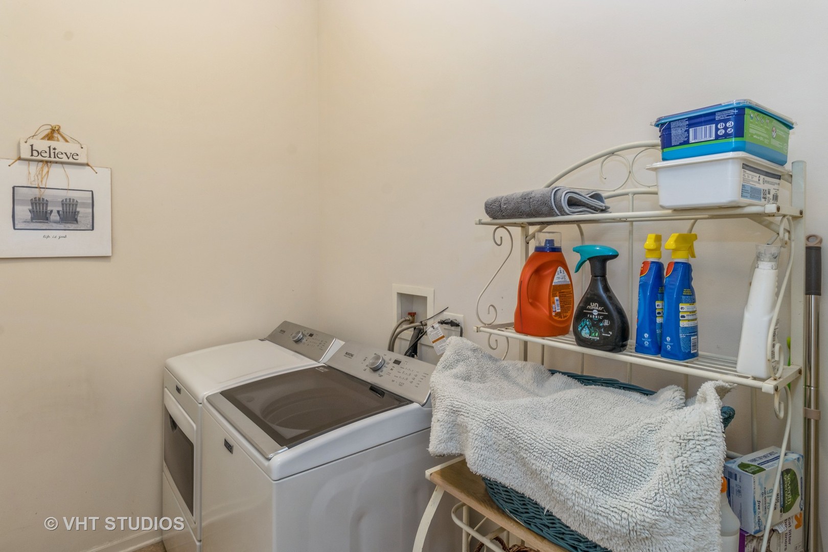 607 Waterford Road Elgin, IL 60124 - Photo 23 of 34 a utility room with dryer and washer