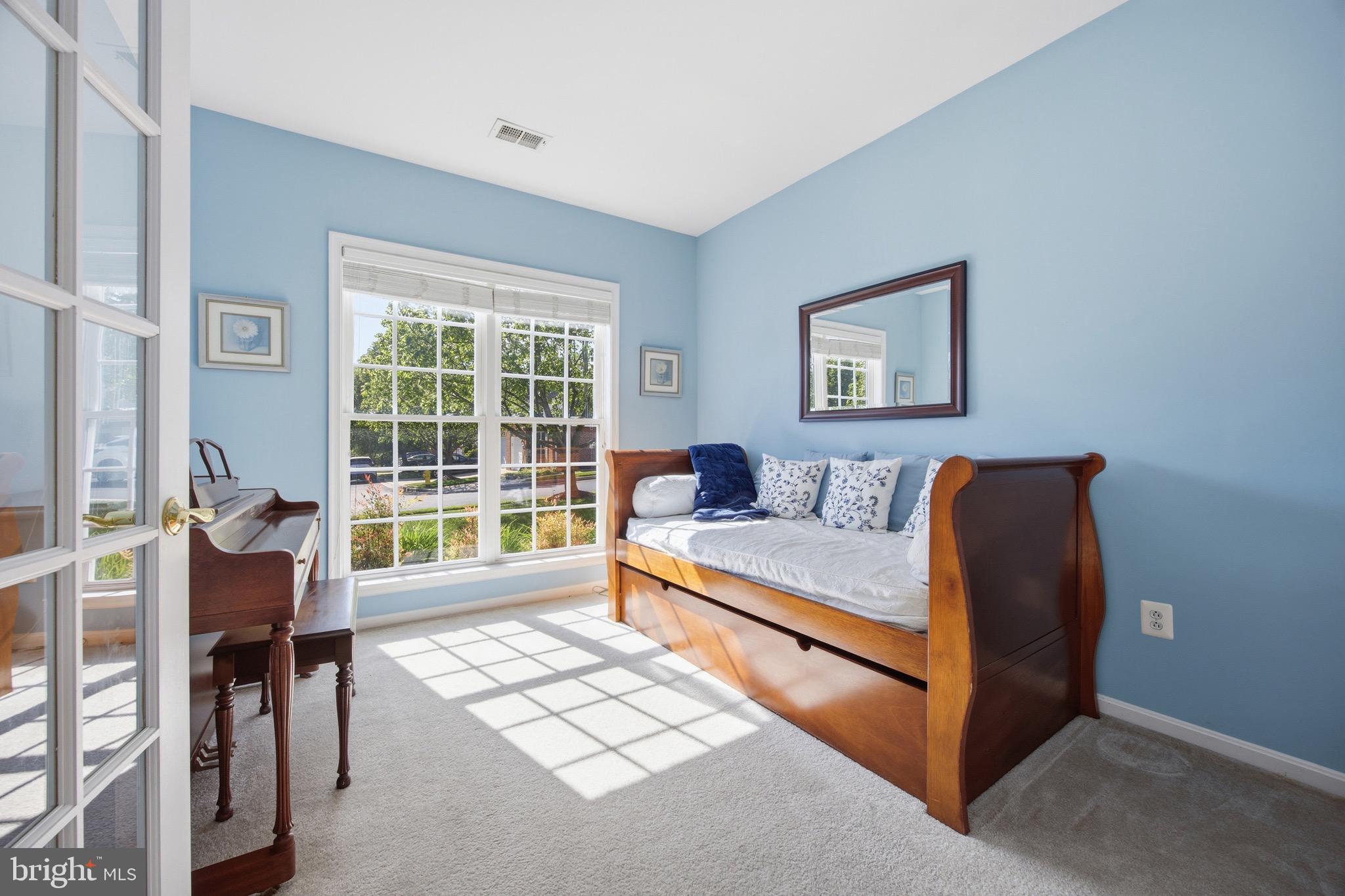 712 Emerald Way, Unit 3 Odenton, MD 21113 - Photo 3 of 39 Bedroom/ Den
