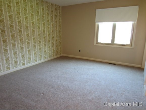 2011 Cardinal Drive Springfield, IL 62704 - Photo 7 of 9