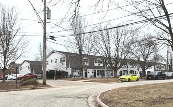 $2,700 | 1900 Green Bay Road, Unit J, Highland Park, IL 60035