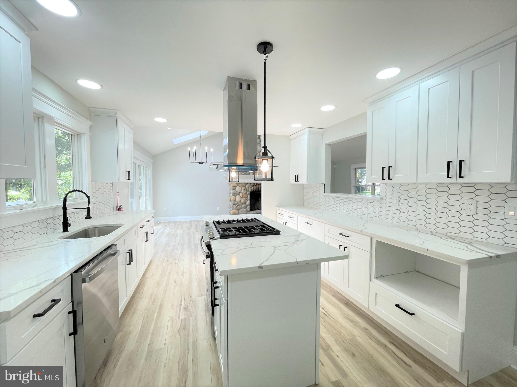 141 Leeward Road Manahawkin, NJ 08050 - Photo 13 of 48 Kitchen