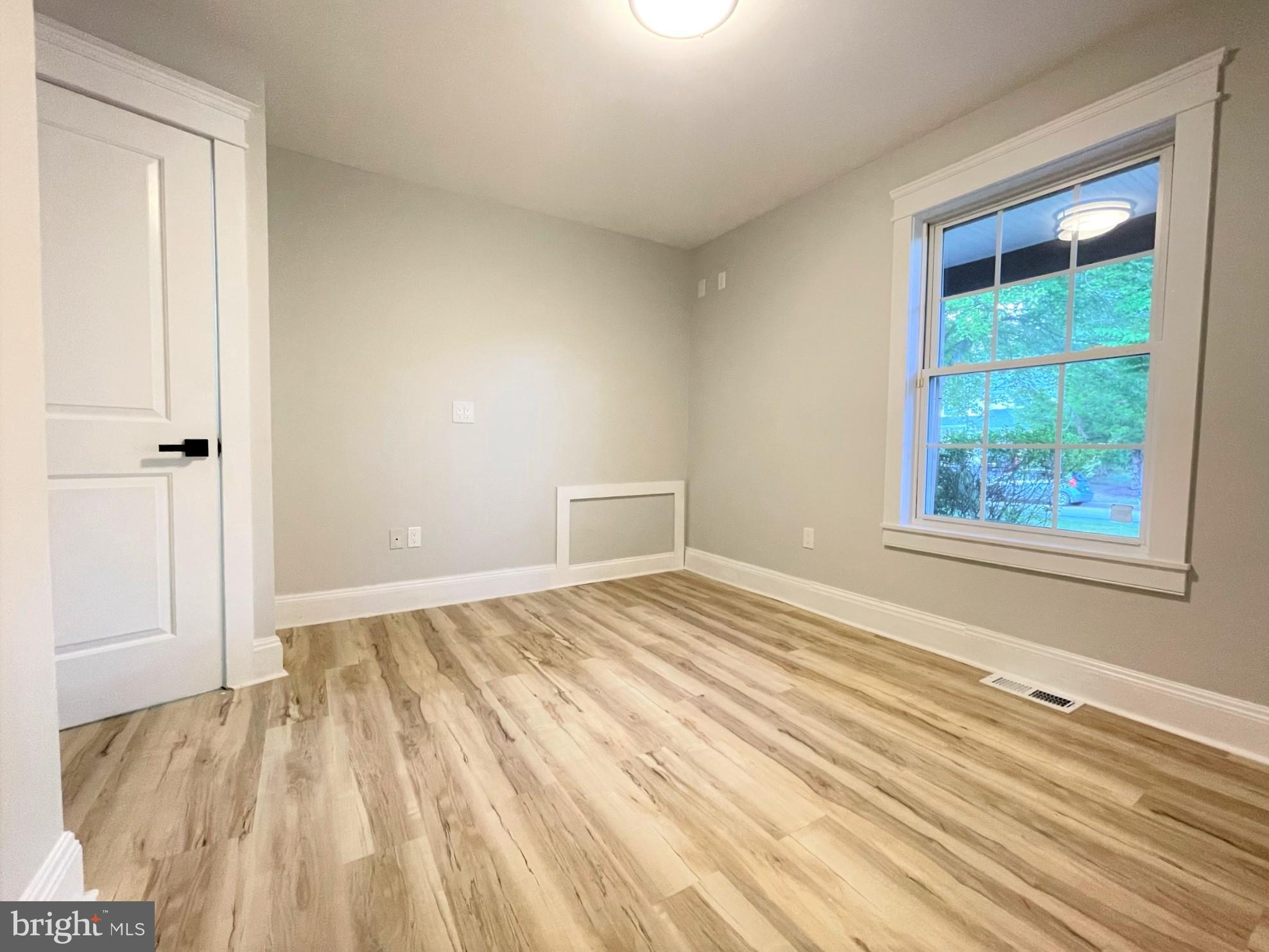 141 Leeward Road Manahawkin, NJ 08050 - Photo 21 of 48 Office