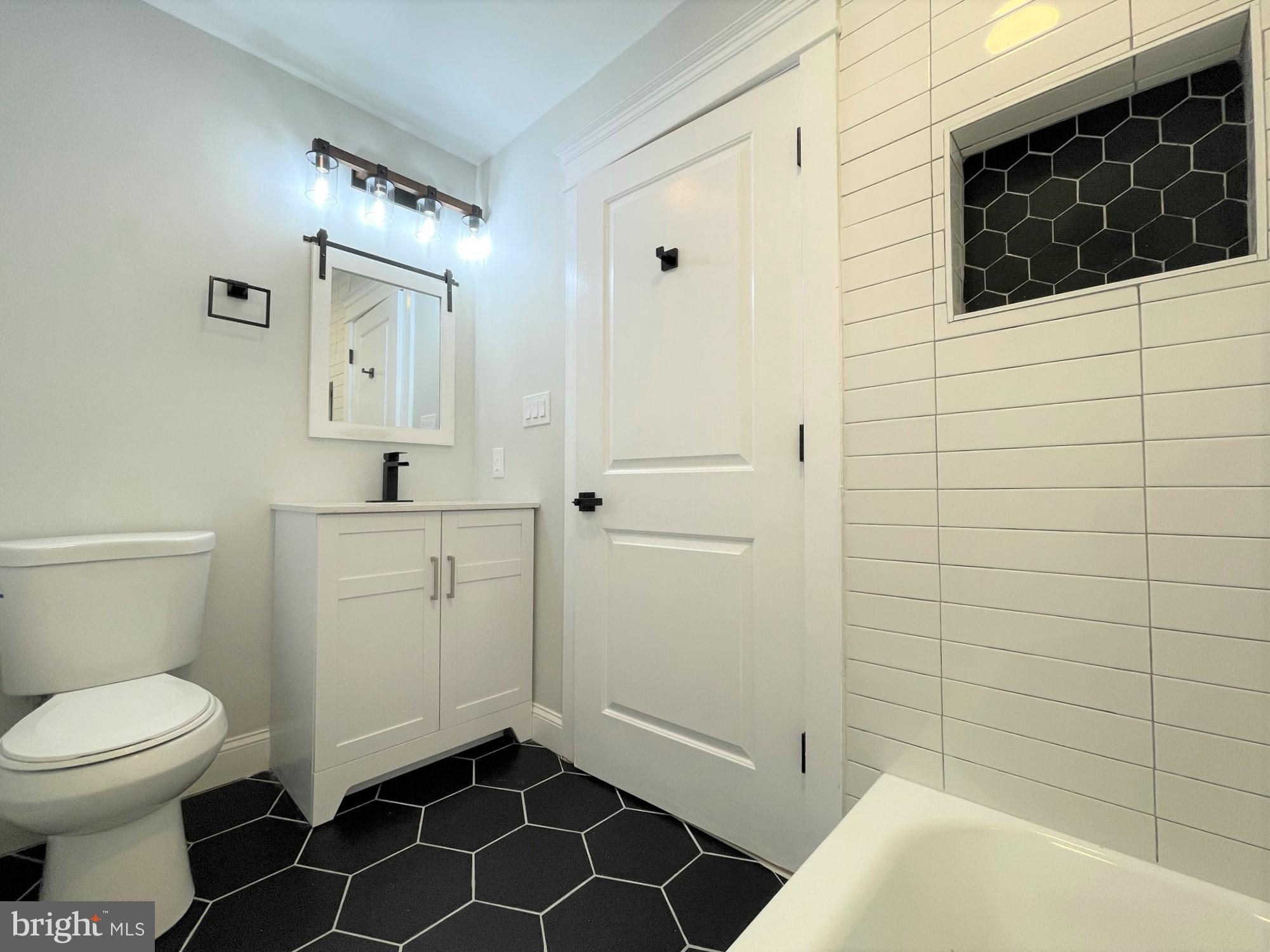 141 Leeward Road Manahawkin, NJ 08050 - Photo 29 of 48 Full Bathroom