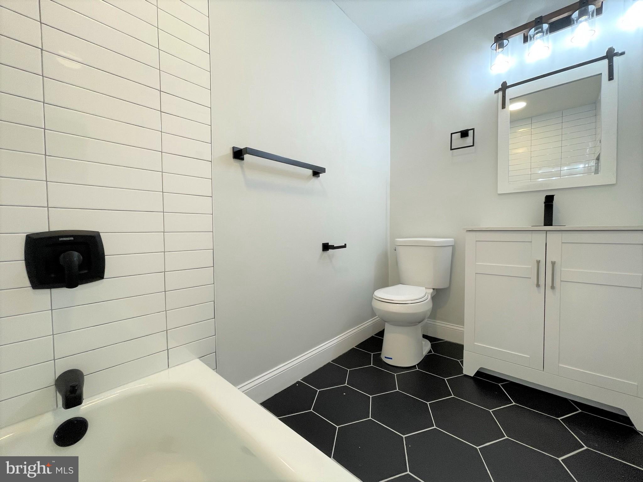 141 Leeward Road Manahawkin, NJ 08050 - Photo 30 of 48 Full Bathroom