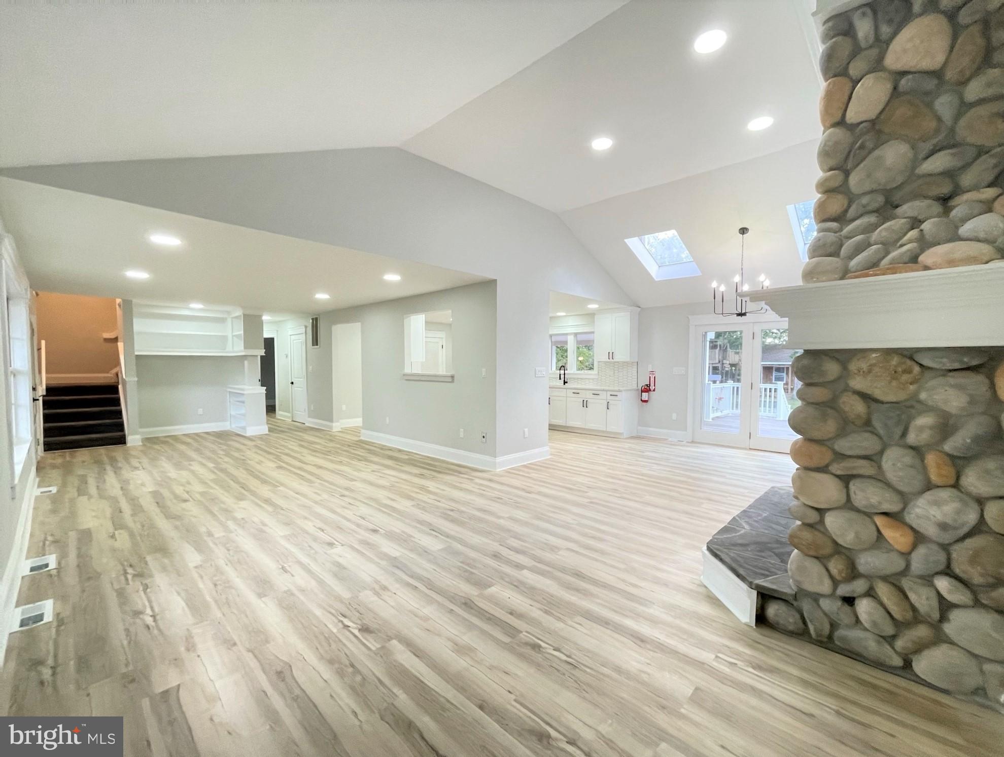 141 Leeward Road Manahawkin, NJ 08050 - Photo 7 of 48 Living Room