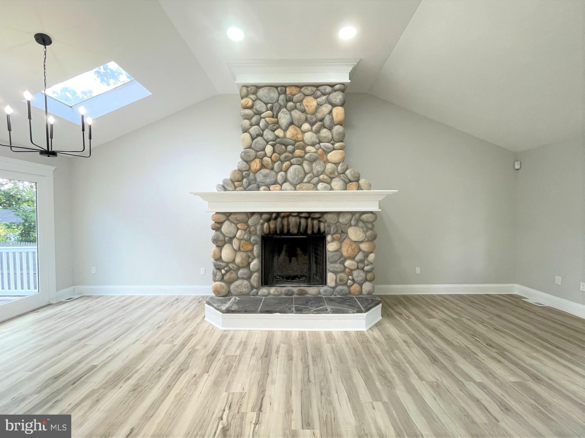 141 Leeward Road Manahawkin, NJ 08050 - Photo 10 of 48 Living / Dining