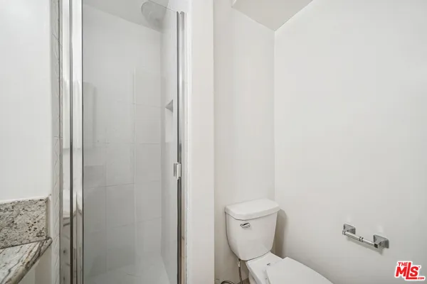 $2,650 | 7548 Hampton Avenue, Unit 205, West Hollywood, CA 90046